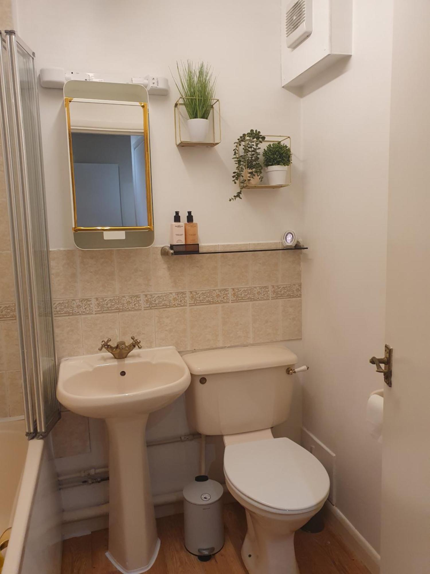 Lovely 1Bedrood Apartment Γκίλντφορντ Εξωτερικό φωτογραφία