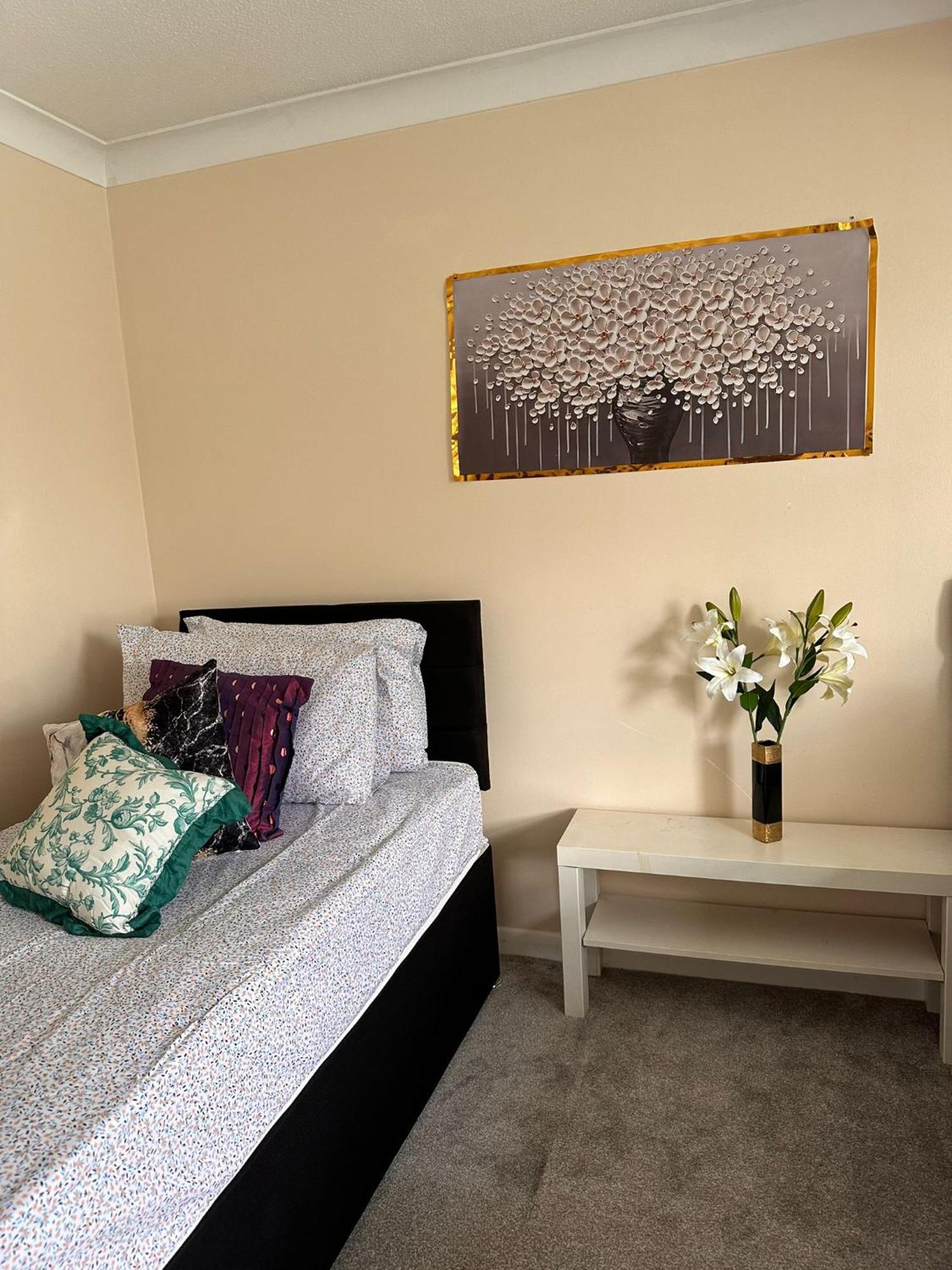 Lovely 1Bedrood Apartment Γκίλντφορντ Εξωτερικό φωτογραφία