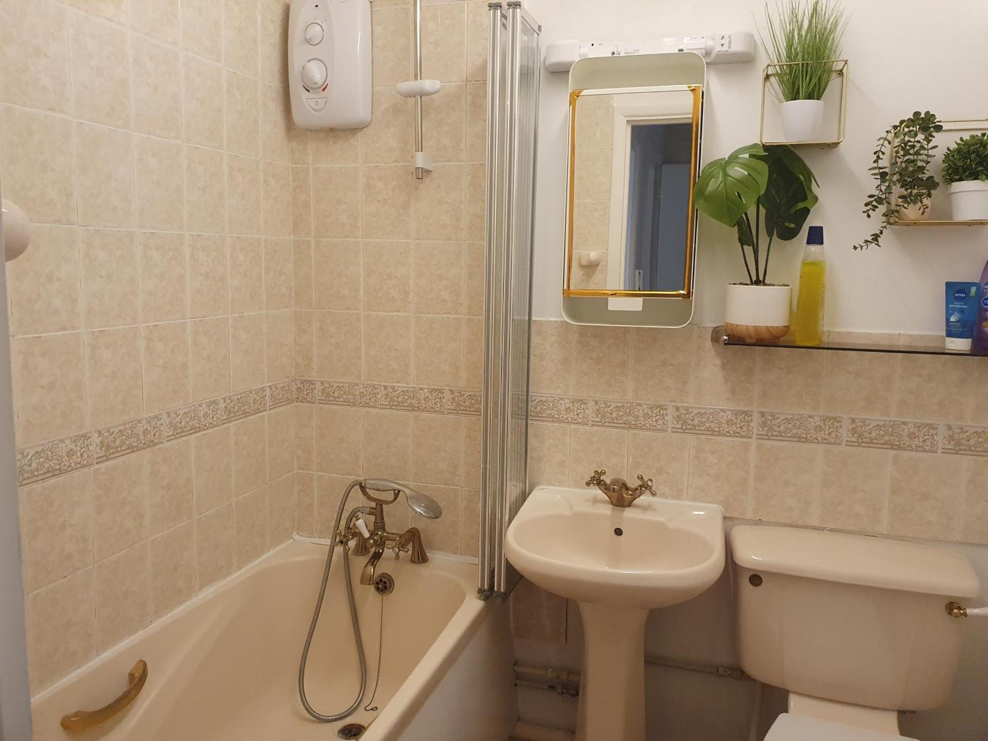 Lovely 1Bedrood Apartment Γκίλντφορντ Εξωτερικό φωτογραφία