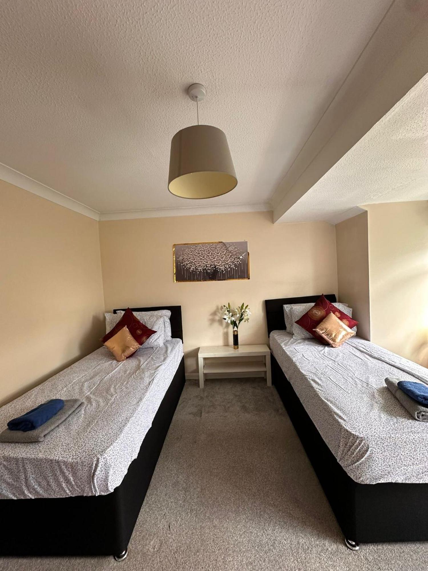 Lovely 1Bedrood Apartment Γκίλντφορντ Εξωτερικό φωτογραφία